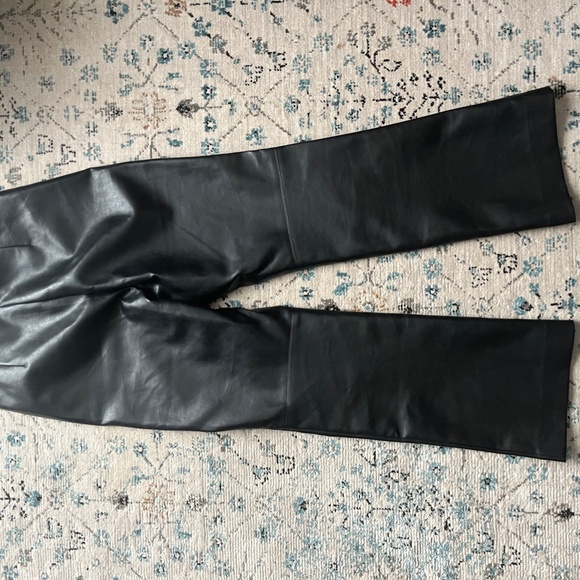 Wilfred Vegan Leather Pant Size 4 - Picture 2 of 4